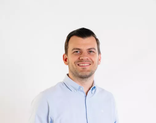 Jo Somers Headshot