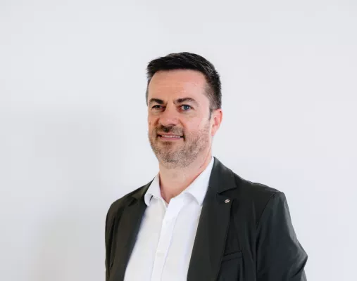 Peter Verpaele Headshot